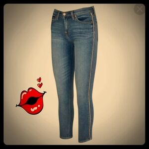 NWT 7 For All ManKind Skinny Jeans (Size 25)